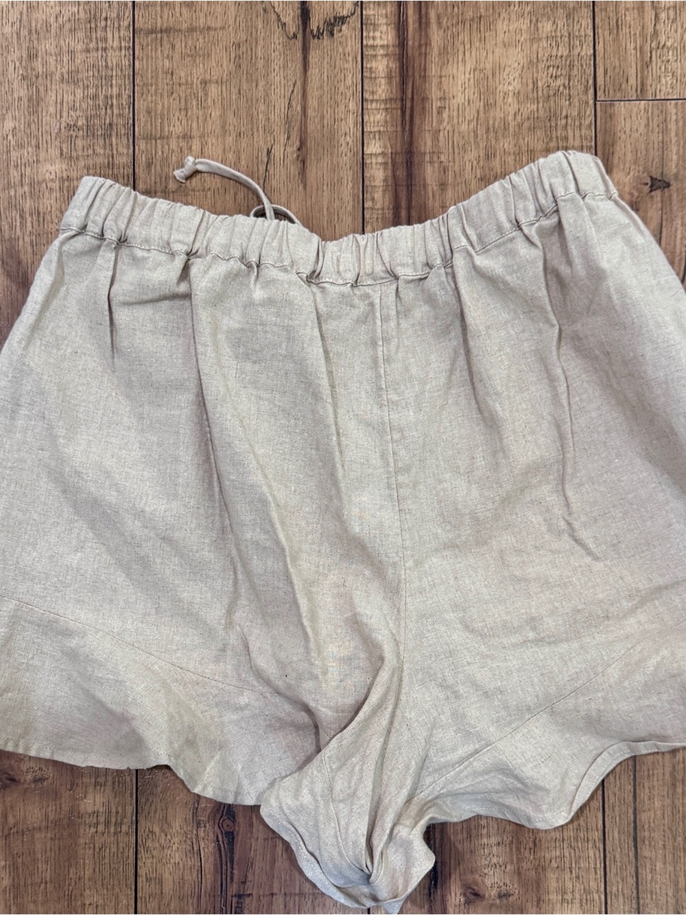 DownEast Cream Ruffle-Hem Drawstring Shorts - Picture 4 of 5
